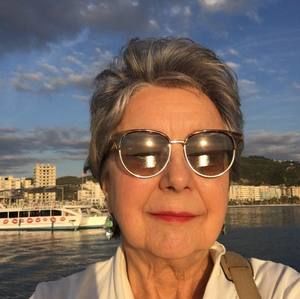 Meet your Posher, Eva